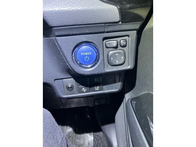 TOYOTA COROLLA FIELDER HYBRID 2016