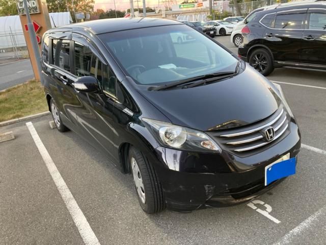HONDA FREED 2011