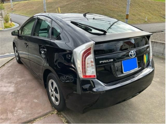 TOYOTA PRIUS 2012