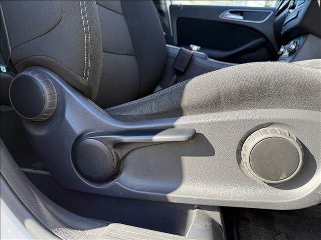 MERCEDES BENZ MERCEDES BENZ B class 2012