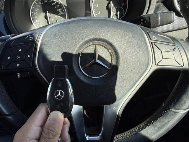 MERCEDES BENZ MERCEDES BENZ B class 2012