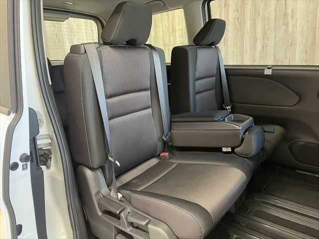 NISSAN SERENA  S-HYBRID 2018