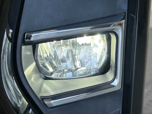 TOYOTA NOAH HYBRID 2018