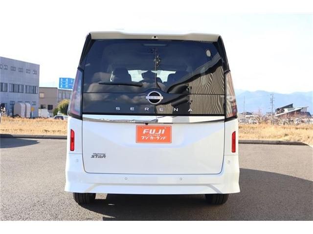 NISSAN SERENA  WG 4WD 2023