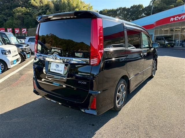TOYOTA NOAH 2021
