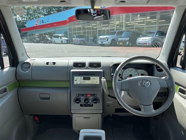 TOYOTA PIXIS SPACE 2016