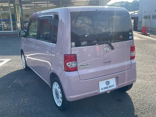 TOYOTA PIXIS SPACE 2016