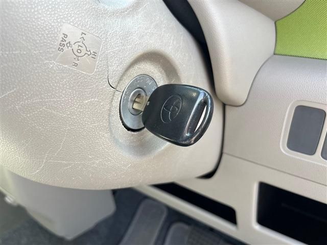 TOYOTA PIXIS SPACE 2016