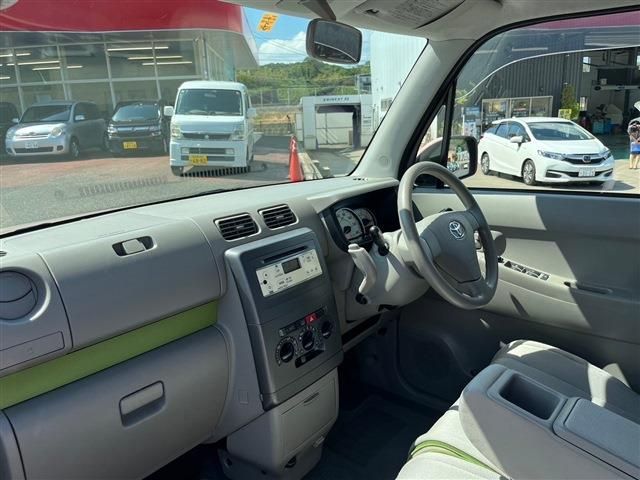 TOYOTA PIXIS SPACE 2016