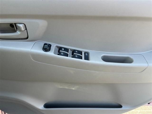 TOYOTA PIXIS SPACE 2016