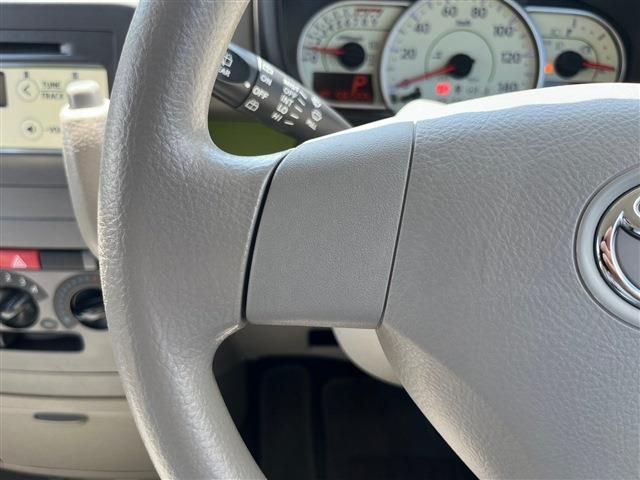 TOYOTA PIXIS SPACE 2016