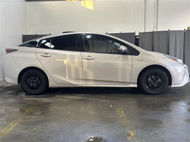 TOYOTA PRIUS 4WD 2016