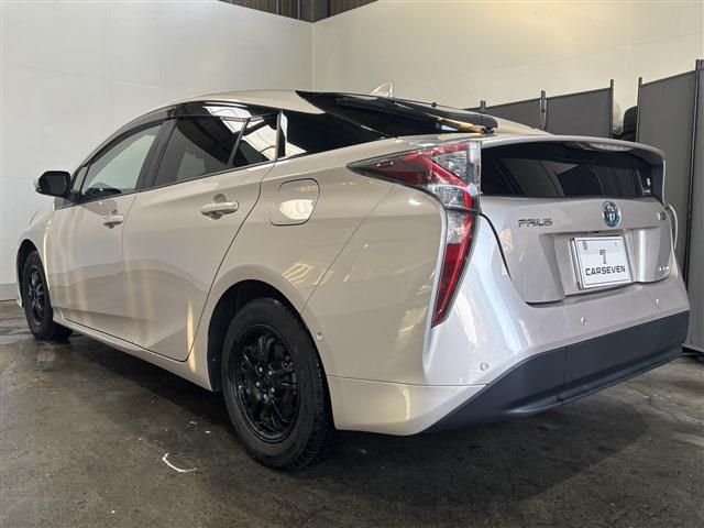 TOYOTA PRIUS 4WD 2016