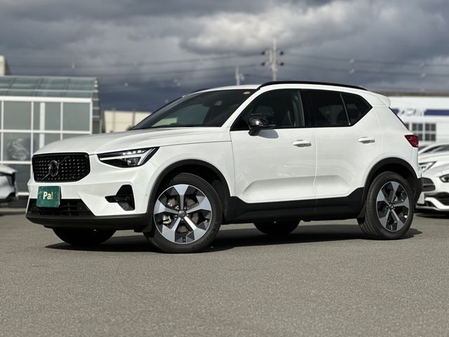 VOLVO VOLVO XC40 2025