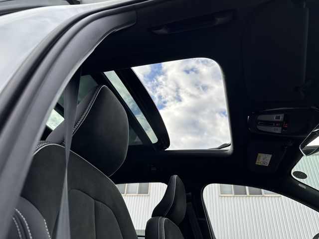 VOLVO VOLVO XC40 2025