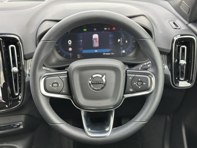 VOLVO VOLVO XC40 2025