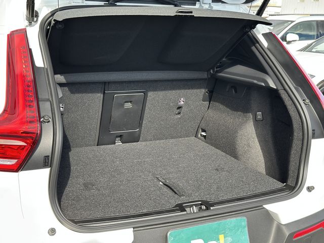 VOLVO VOLVO XC40 2025