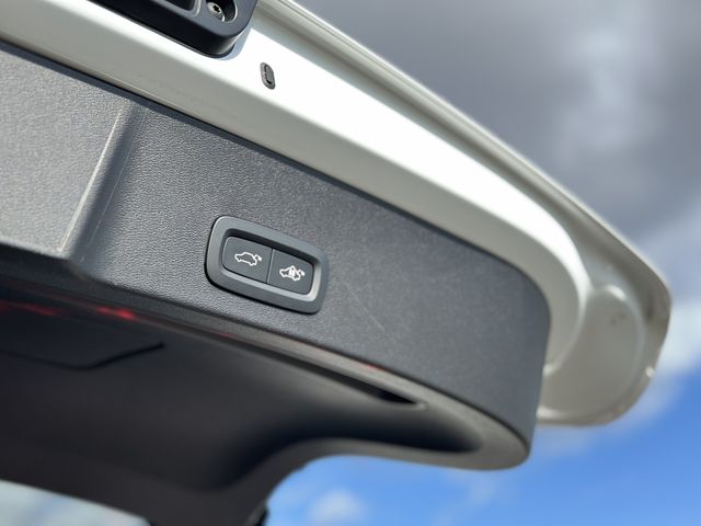 VOLVO VOLVO XC40 2025