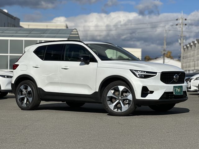 VOLVO VOLVO XC40 2025