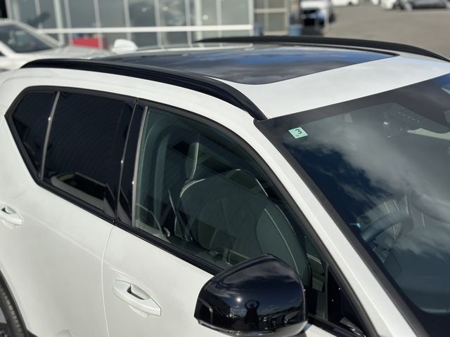 VOLVO VOLVO XC40 2025