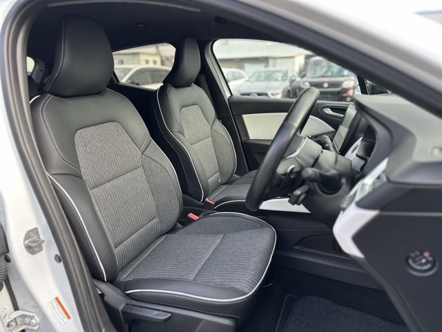 RENAULT RENAULT LUTECIA 2024