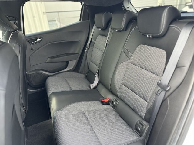 RENAULT RENAULT LUTECIA 2024