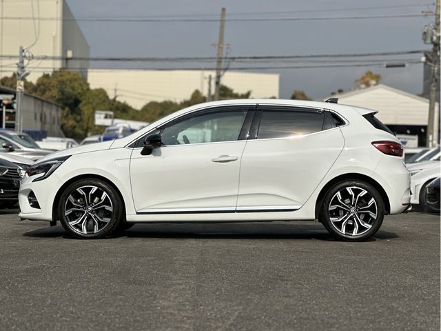 RENAULT RENAULT LUTECIA 2024