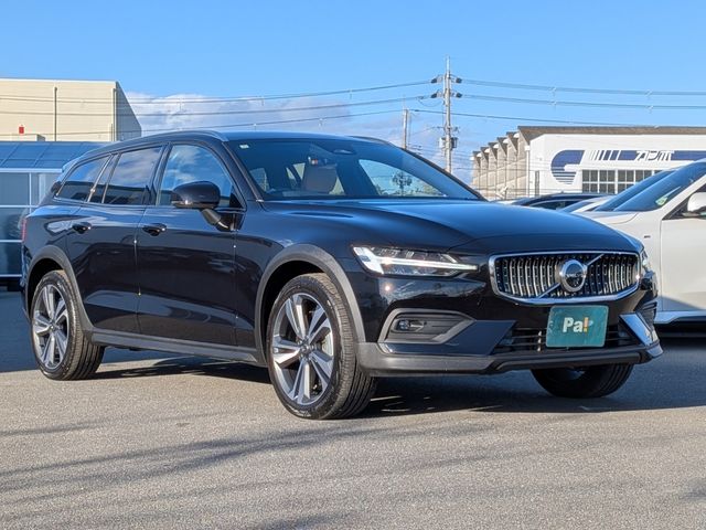 VOLVO VOLVO V60 CROSS COUNTRY 2024