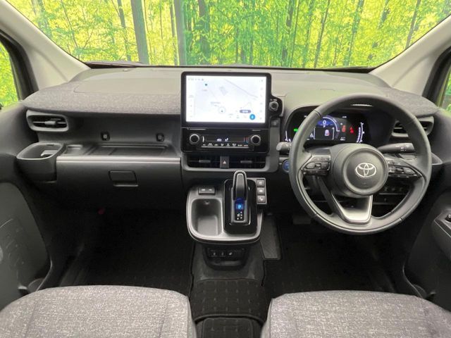 TOYOTA SIENTA HYBRID 2024