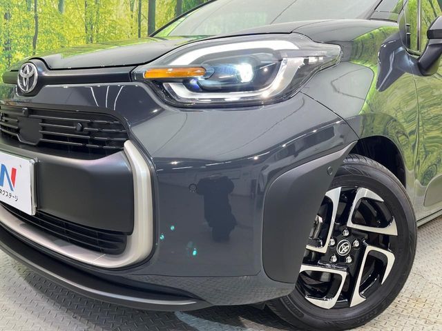 TOYOTA SIENTA HYBRID 2024