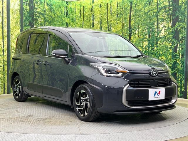 TOYOTA SIENTA HYBRID 2024