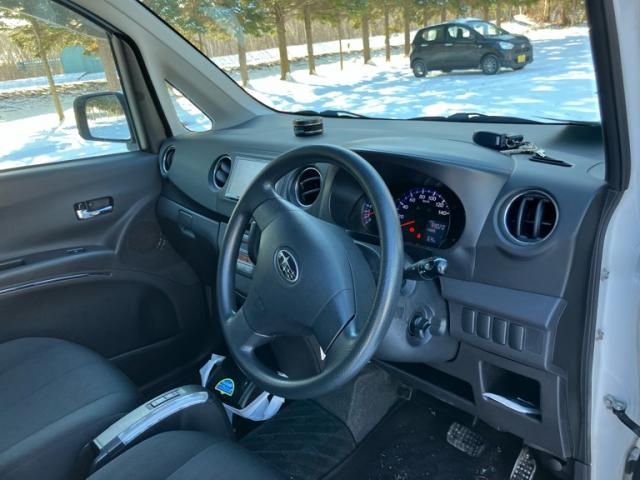 SUBARU LUCRA CUSTOM 4WD 2010