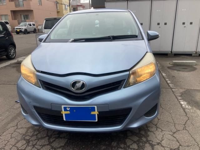 TOYOTA VITZ 2013