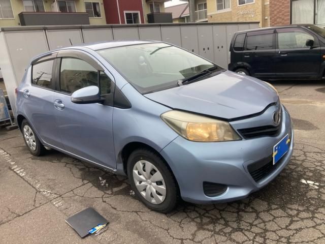 TOYOTA VITZ 2013