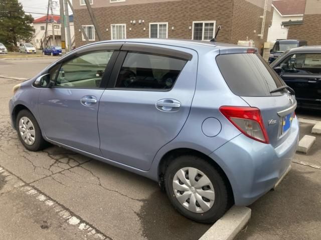 TOYOTA VITZ 2013