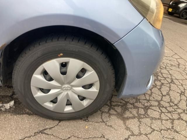 TOYOTA VITZ 2013