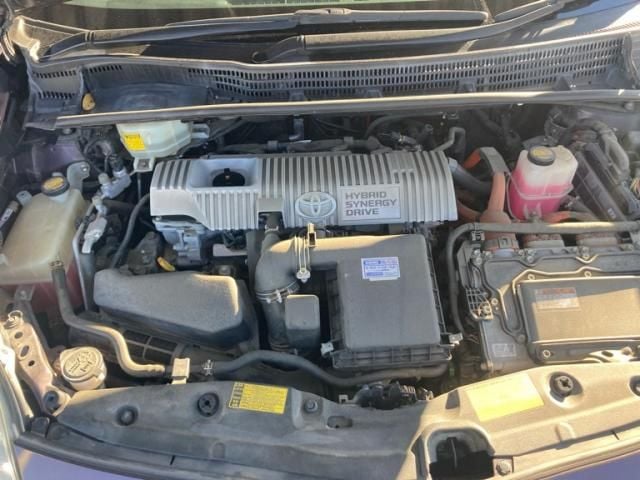 TOYOTA PRIUS 2013
