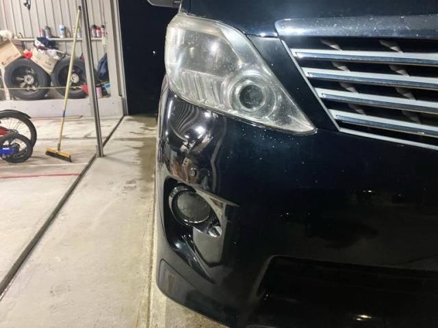 TOYOTA ALPHARD 2010