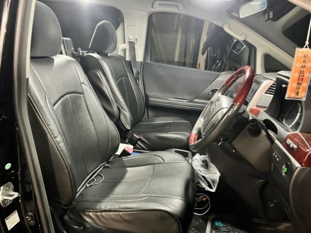TOYOTA ALPHARD 2010