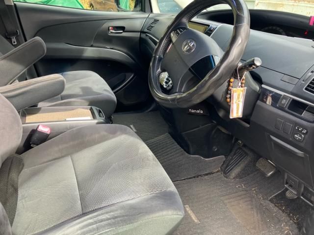 TOYOTA ESTIMA  4WD 2013