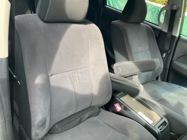 TOYOTA ESTIMA  4WD 2013