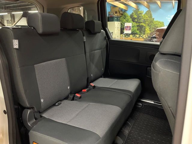 TOYOTA SIENTA HYBRID 2023