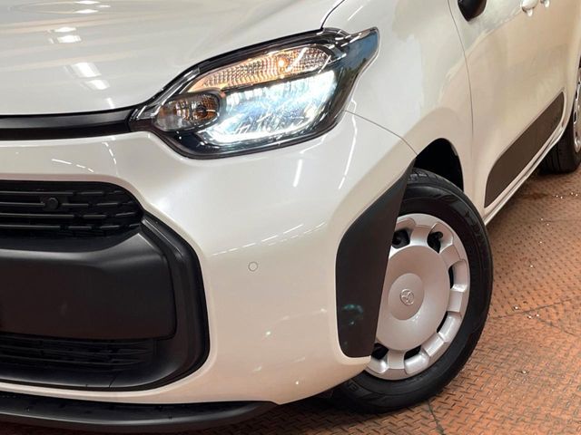 TOYOTA SIENTA HYBRID 2023