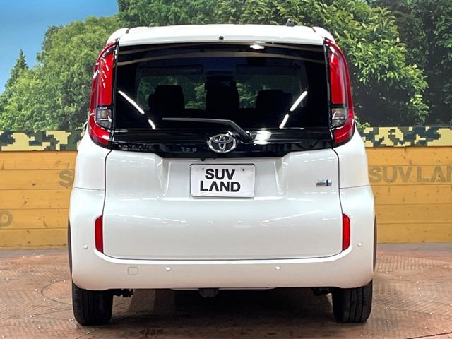 TOYOTA SIENTA HYBRID 2023