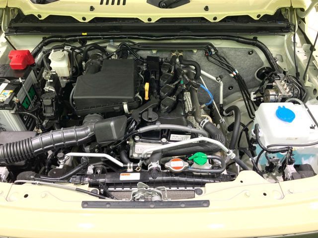 SUZUKI JIMNY NOMADE 2025