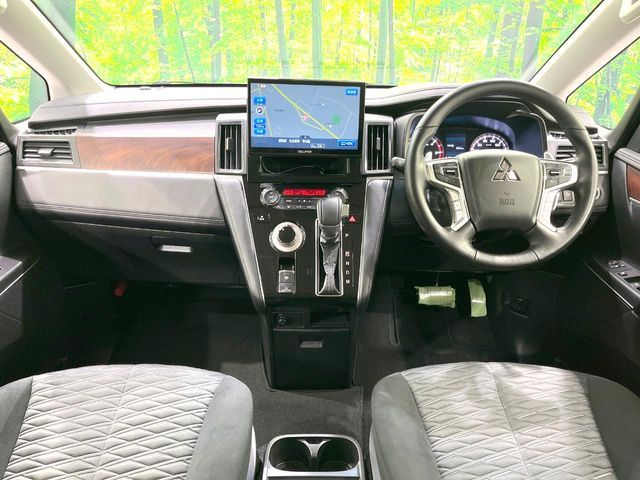 MITSUBISHI DELICA D:5 4WD 2023