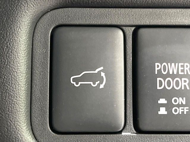 MITSUBISHI DELICA D:5 4WD 2023