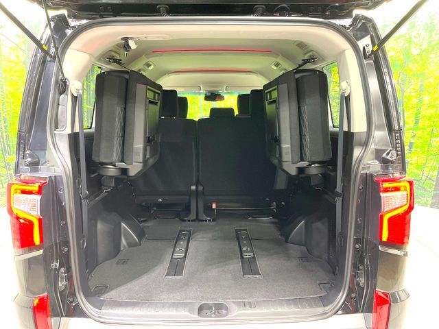 MITSUBISHI DELICA D:5 4WD 2023