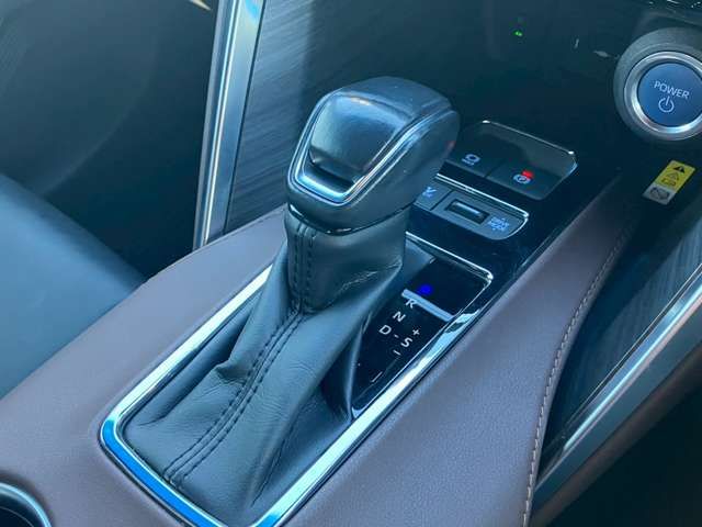 TOYOTA HARRIER HYBRID 2021