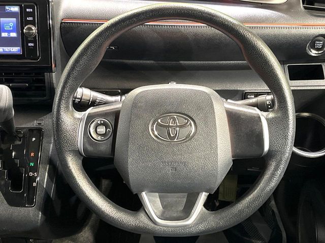 TOYOTA SIENTA 2016